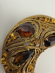 LA ROCO GOLDTONE RHINESTONE PAISLEY CRESCENT MOON BROOCH AS IS K945B
