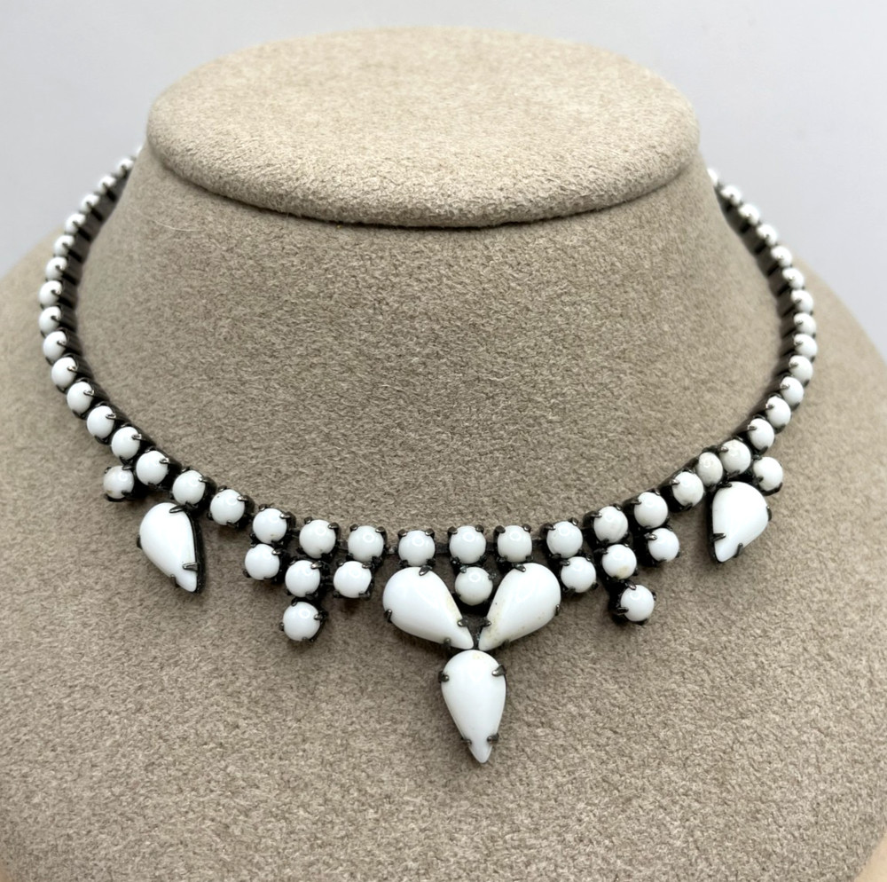 VTG MCM Tear drop Milk Glass rhinestone Black setting choker necklace 15″