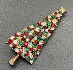 Vintage Large Gold Tone Christmas Tree Brooch Red Green Clear Rhinestone Pin