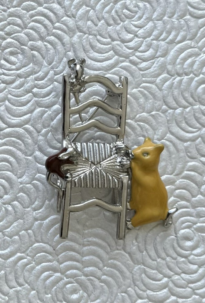 Mice on chair / enamel on silver tone metal brooch pin