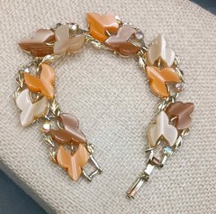 THERMOSET PLASTIC Bracelet Vintage Molded Leaf Gold Tone Fall AB Crystal 7 in