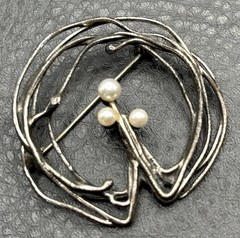 VTG 835 Silver Pearl Modernist Brooch Pin Organic Twig Abstract WREATH Design