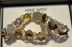 Nine West Signed Rhinestone Crystal Gold Tone Stretchable Bracelet & Earring Set