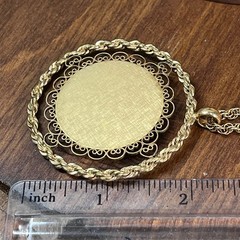 Vtg Gold Tone Filigree Rope Circle Pendant Necklace 24 Inch Statement Jewelry