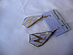 VINTAGE SAMUEL HUANG CLOISONNE RETRO ABSTRACT WHITE LAVENDER & GRAY EARRINGS