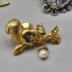 Vintage Brooch Lot Monet JJ Avon Animal Bird Frog Rhinestone 8 Pieces