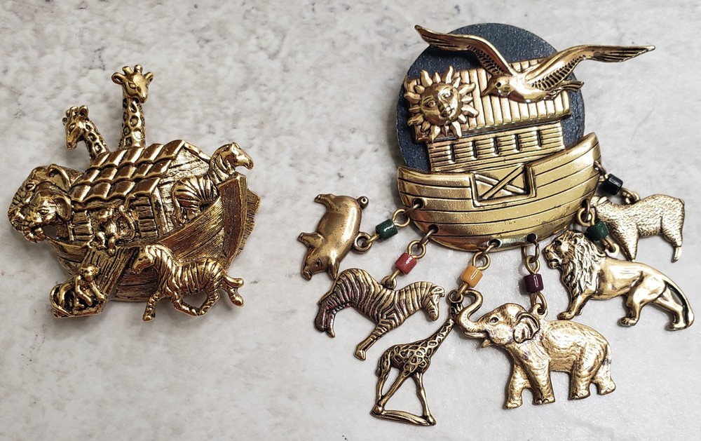 Lot Of 2 Noah’s Ark Brooch Beautiful Goldtone Animals Charms Pin