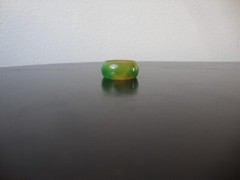 VINTAGE 1970s HONG KONG MULTICOLOR JADE AGATE 10 MM BAND SZ 8.75