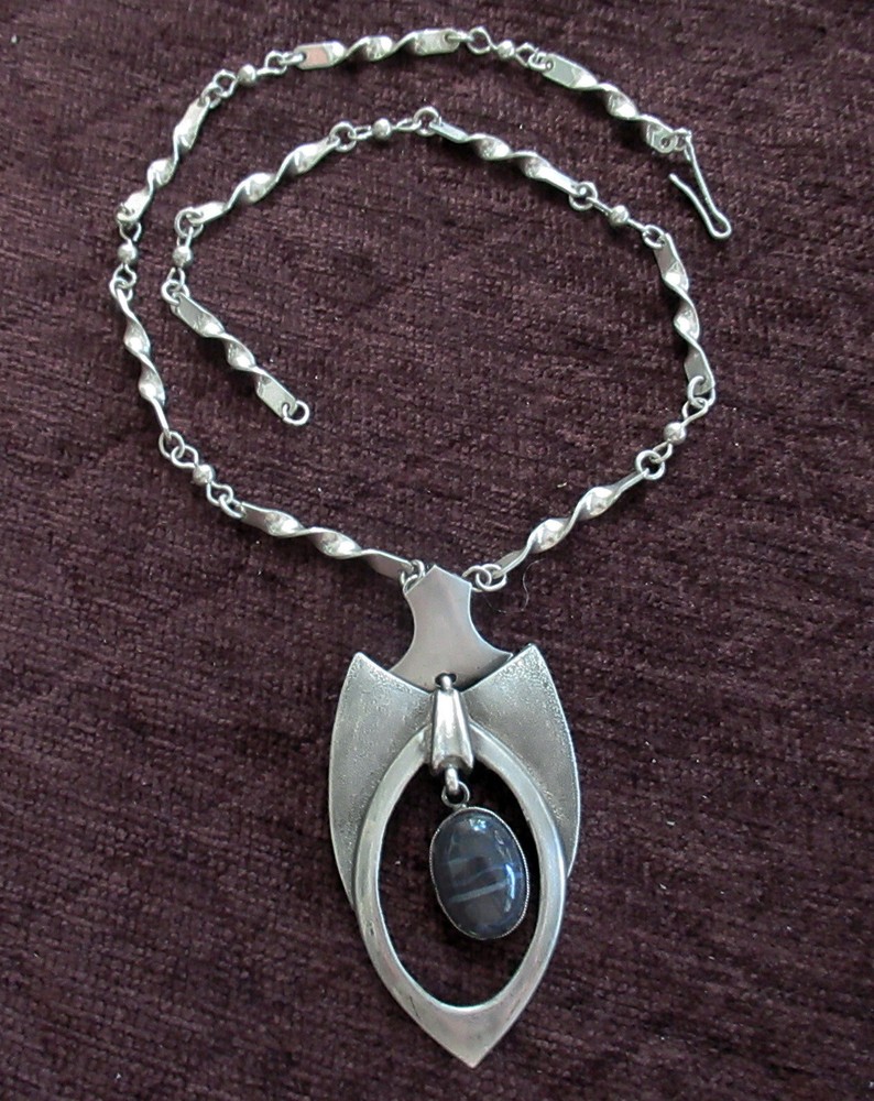 ARTISAN LARGE STERLING PENDANT NECKLACE w STONE -2 7/8 INCHES, 19.5 INCHES