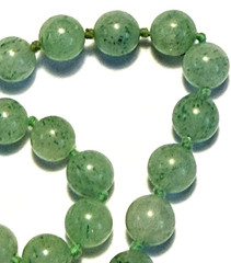 Vintage Chinese Lovely 7mm PREHNITE GEMSTONE Hand Knotted 25″ beaded NECKLACE