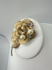 VTG Weiss Signed Gold Tone Rose Flower Brooch Pin 3.5in Estate Sale Beaded