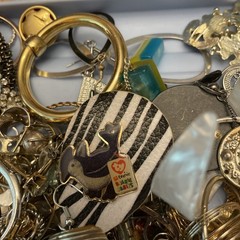 Jewelry Lot 3#9oz Earrings Vintage Modern Necklaces Cuff Link & Pieces. 103