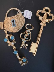 VTG NWT CORO BOOKCHAIN LOCK & KEY BELT + 2 KEY BROOCHES, 1 STERLING BOOK PIECE!