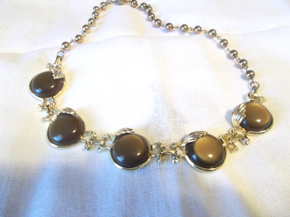 Vintage Thermoset Brown and Gold Tone 18 inch Necklace Circa 1950’s – 1960’s