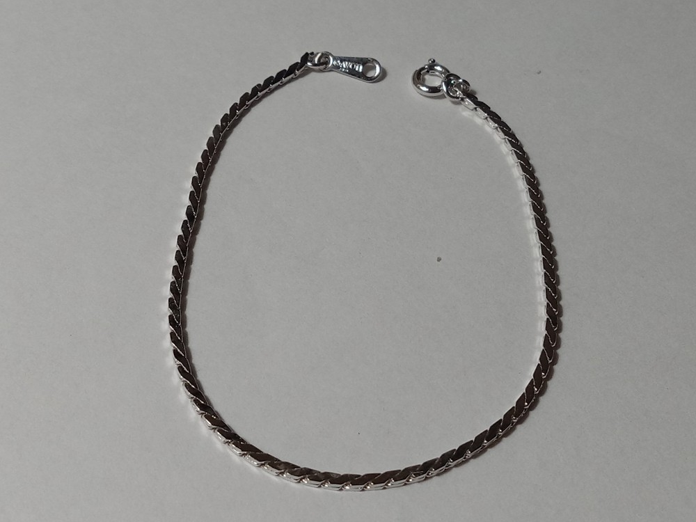 Vintage 7-inch Avon Silver Toned Bracelet