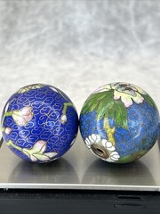 Lot Of 2 Vintage Large Chinese Cloisonne Enamel Focal Bead with Flowers 1 1/2”