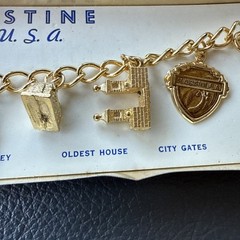 VTG SAINT AUGUSTINE Charm Bracelet Building Enamel Gold Tone Rope Chain NOS