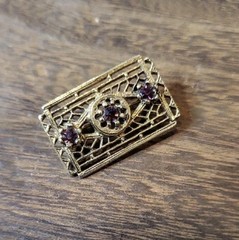 Vintage Gold Tone & Purple Gemstone Intricately Detailed Brooch Pin