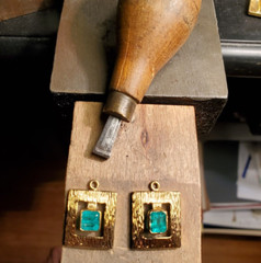 Original EARTH MINED EMERALD Deco Design Earrings Vintage Style Dangles 14K GOLD