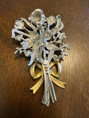 VTG Tona Flower Bouquet Brooch