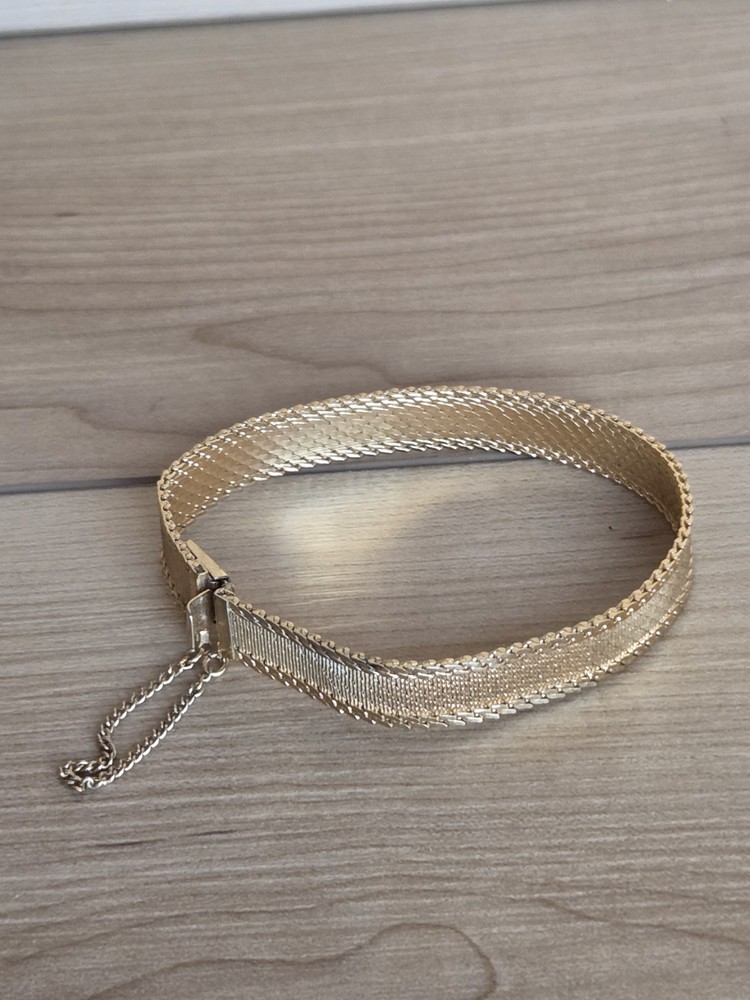 Vintage Signed Monet Gold Tone Bracelet With Safety Chain