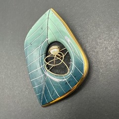 Artisan Pin Brooch Ceramic Wire Leaf J103