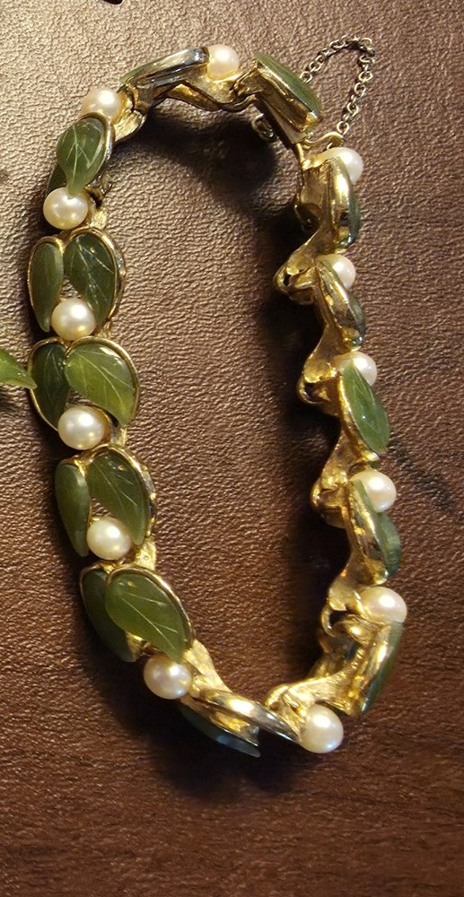 Vintage SWOBODA CARVED JADE & PEARL BRACELET GREEN LEAF FLORAL **READ**