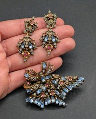 Vintage HOLLYCRAFT 1950 Signed Dated Pastel Rhinestone Brooch Clip Earrings Set