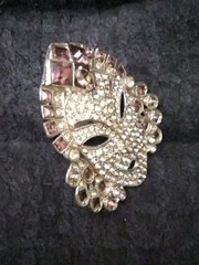 ASIAN PRINCESS FUR PIN PRECIOUS METAL VINTAGE MAZER WALLER CLASP