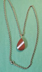 Vintage Inlaid MOTHER OF PEARL & WOODEN Pendant And Necklace in Gold Tone