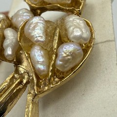 Vintage Gold Tone Baroque Freshwater Pearl Floral Botanical Brooch Pin 2 Inch