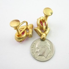PINK MOONGLOW Glass Stone Vintage EARRINGS Screw Back Goldtone Rhinestone 5/8″