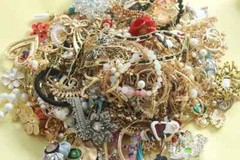 Jewelry 1 lb Lot -All intact ,Wearable, Estate, Vintage to Modern – Lot #GH5M836