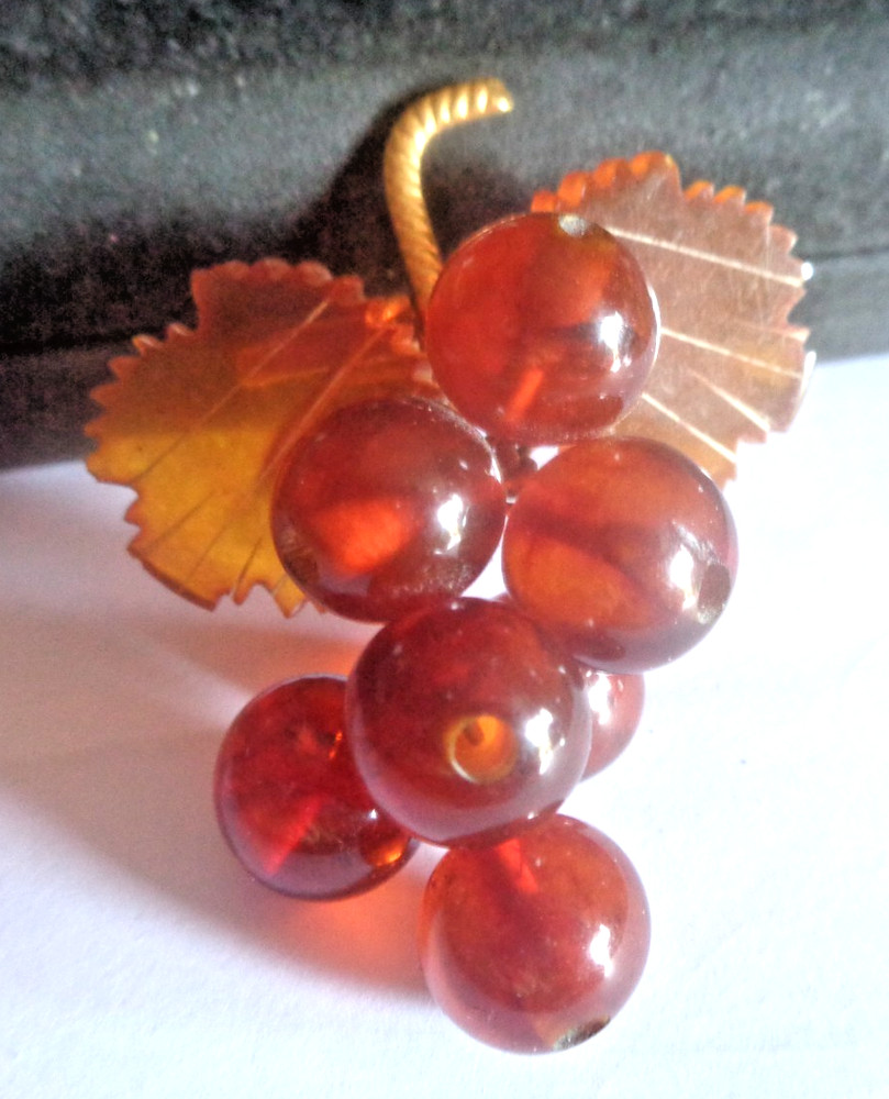 Vintage Grapes & Leaves BALTIC AMBER Russia Pin Brooch