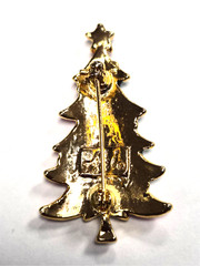 Vintage Signed AAI Gold Tone Red & Green Enamel Christmas Tree Pin / Brooch