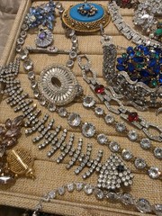 Older Vintage Jewelry 30pcs Lot