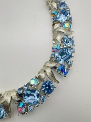 Vintage Lisner Necklace Blue Aurora Borealis AB Rhinestone Leaf Choker READ