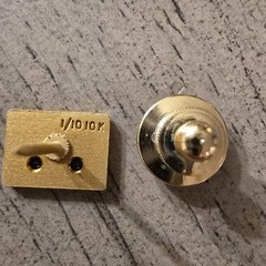 VINTAGE ASSORTED JEWELRY LOT / 4 Pieces