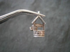 Wishing Well with Pail on Wall Vtg Sterling Silver Bracelet Charm Pendant 1.9g