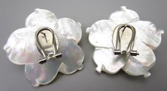 BEAUTIFUL LARGE 1 5/8″ CARVED MOTHER OF PEARL FLOWER CLIP ON EARRINGS