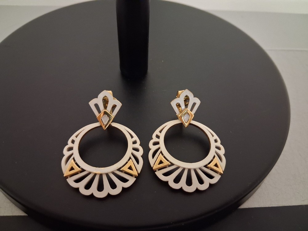 Vintage CROWN TRIFARI Clip-on Earrings Art Deco Clover Gold And White