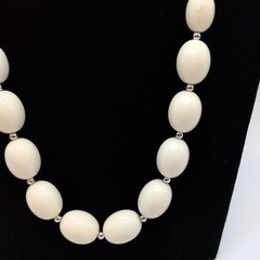 Vintage Monet Plastic Graduated Beaded Long Necklace Cream Silver Tone 28in