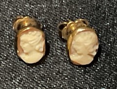 VINTAGE Solid 14K Yellow Gold Oval Cameo Post Earrings W/14K Backs