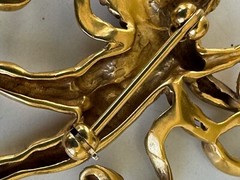 Vtg Metropolitan Museum of Art Cherub Pin 24K Gold Plated w Original Paperwork