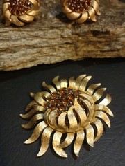 1955-1969 CROWN TAFARI ALFRED PHILIPPE Flower Pin Brooch Clip Earrings Set Vgt