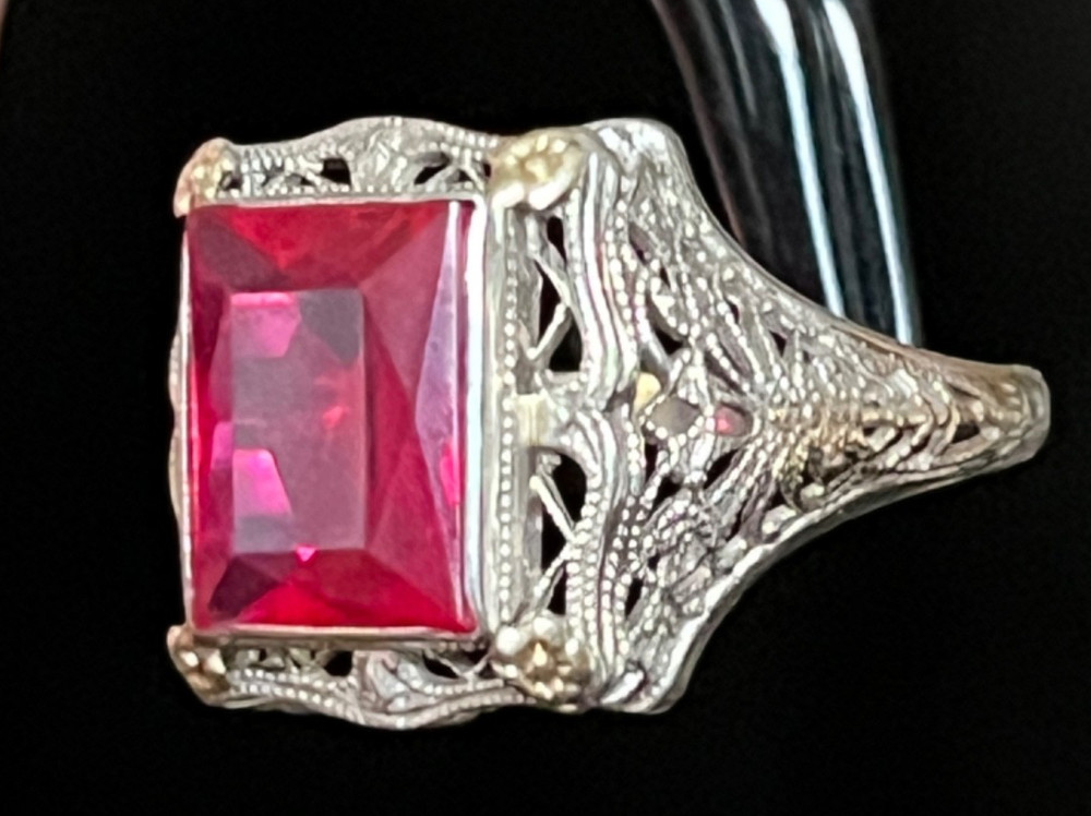 1920’s Art Deco Antique Ruby Ring 14k Two Toned Gold Filigree Shield AMAZING