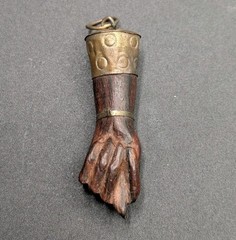 Vintage Carved Wood Figa Hand Mano Fist Protection Lucky Talisman Charm Pendant