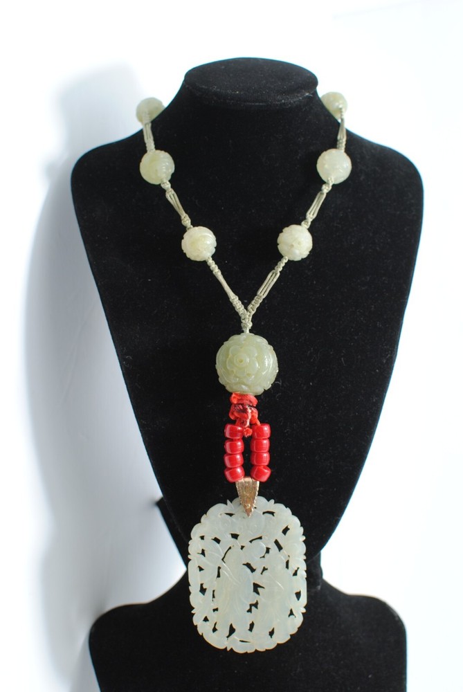 Vintage Carved Green Serpentine Necklace with Hand Tie Robe 26 in