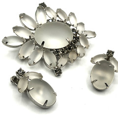 Frosted Satin Glass Brooch Earrings Set Silver Tone Vintage