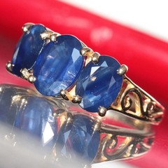 14k yellow gold size 5 ring 2.50ct natural Ceylon treated sapphire 3 stone 2.8g